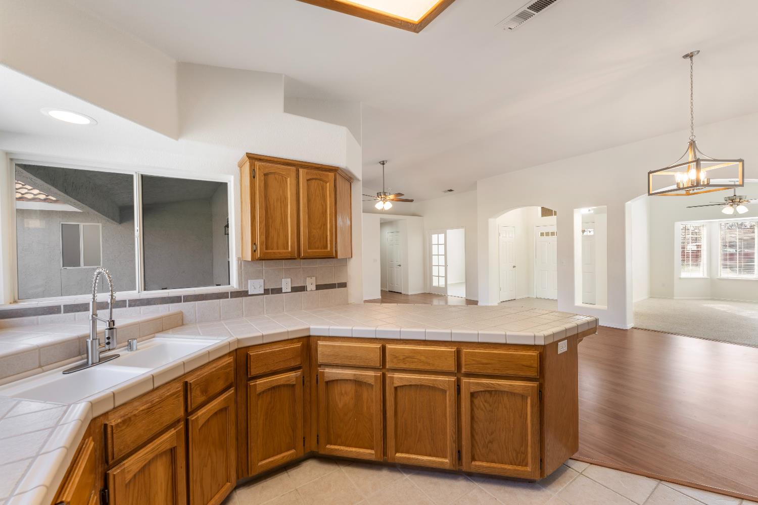 520 South Burgundy Street Kerman, CA 93630 - Photo 24 of 44