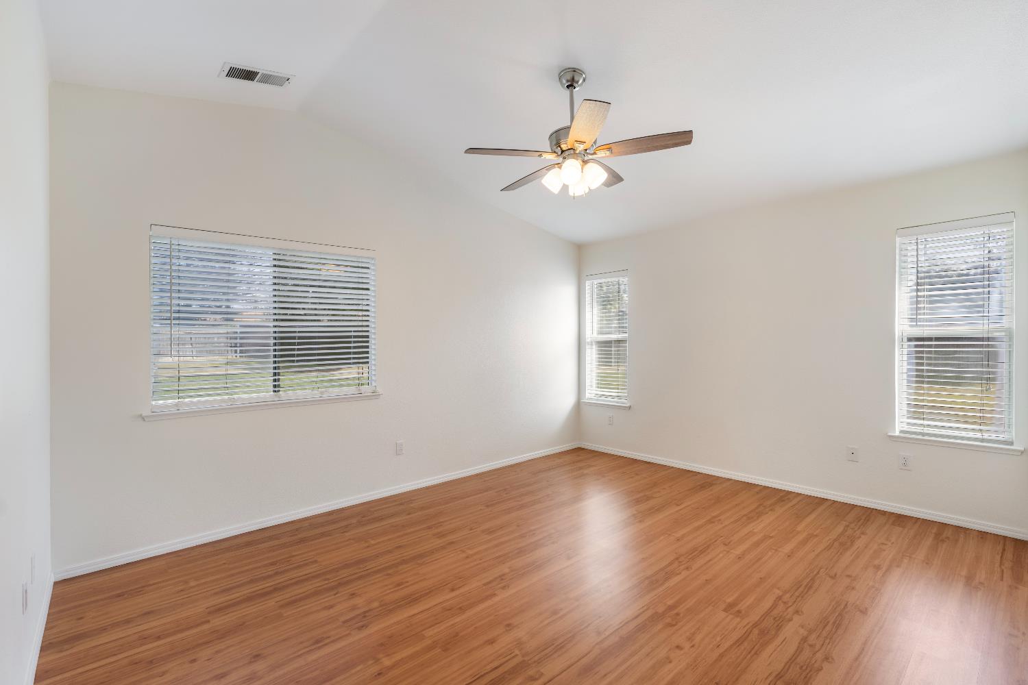 520 South Burgundy Street Kerman, CA 93630 - Photo 26 of 44