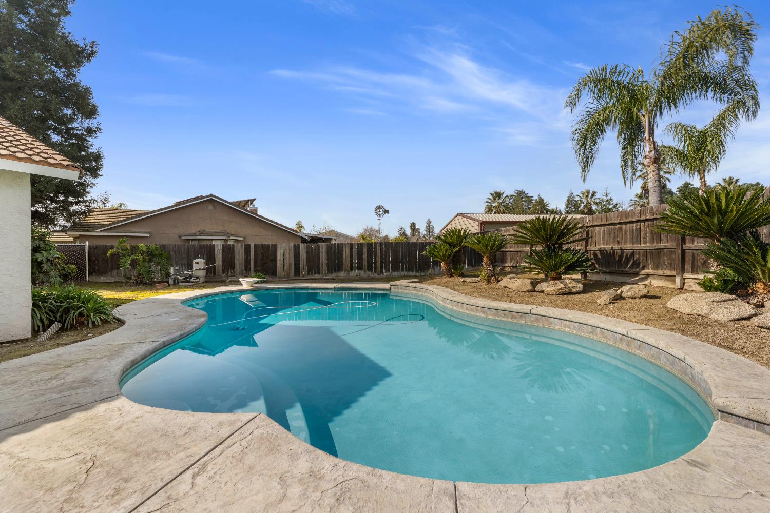 520 South Burgundy Street Kerman, CA 93630 - Photo 34 of 44