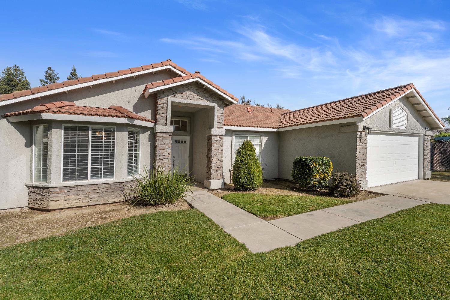 520 South Burgundy Street Kerman, CA 93630 - Photo 37 of 44