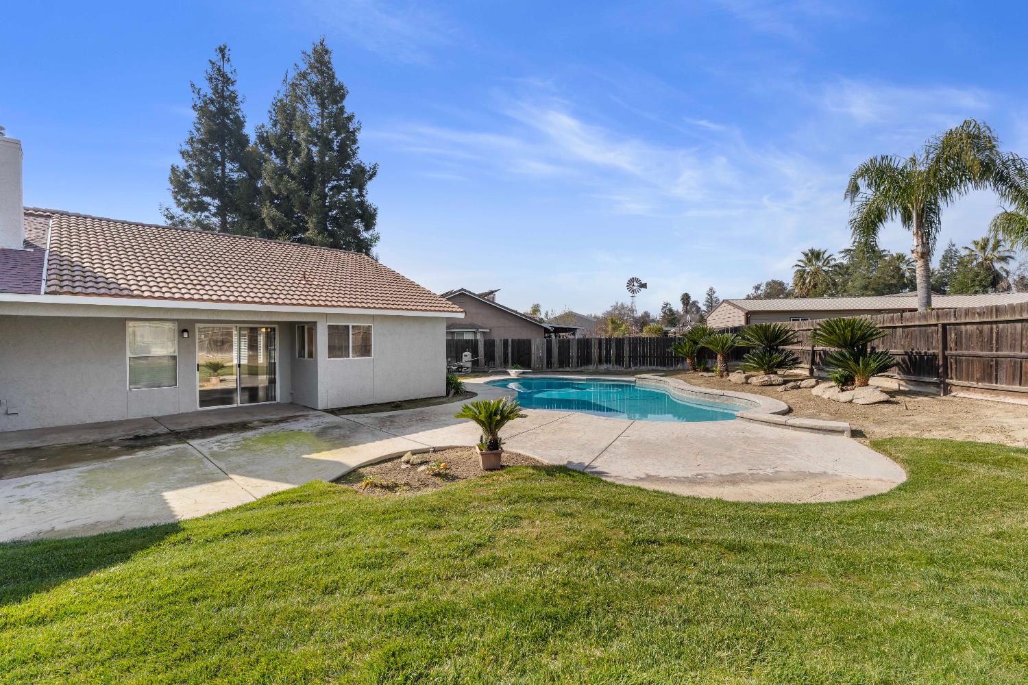 520 South Burgundy Street Kerman, CA 93630 - Photo 43 of 44
