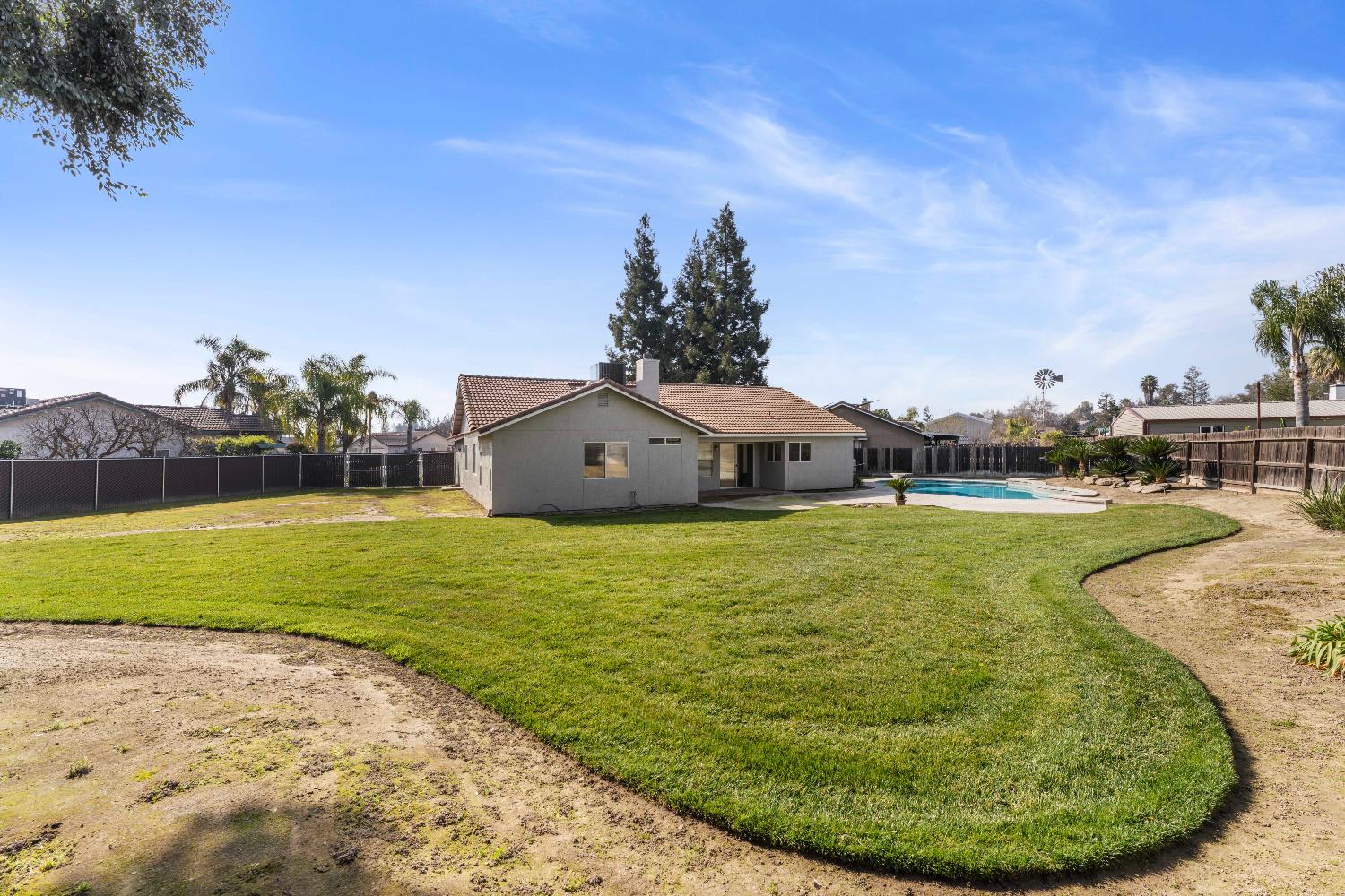 520 South Burgundy Street Kerman, CA 93630 - Photo 6 of 44