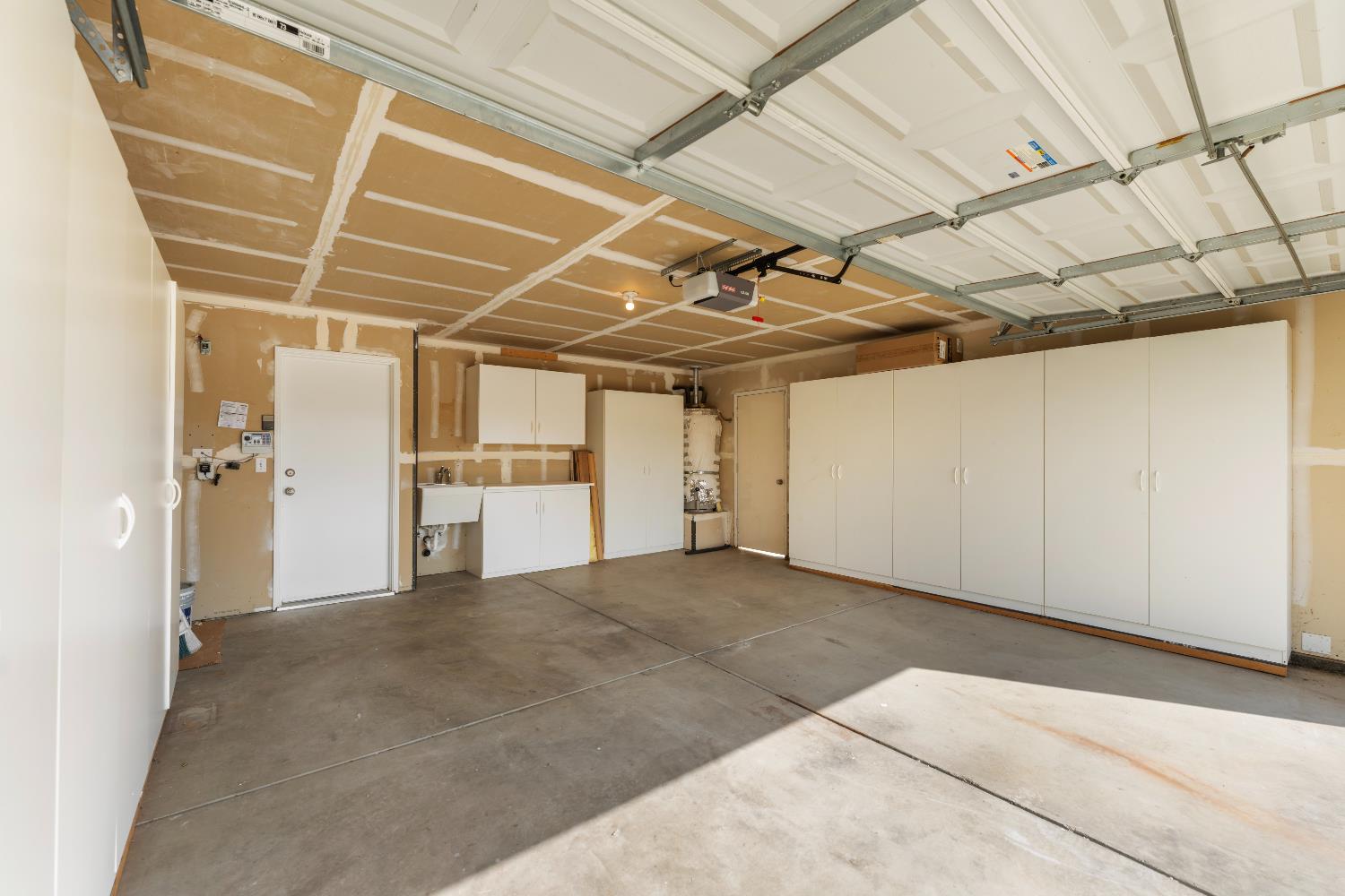 520 South Burgundy Street Kerman, CA 93630 - Photo 8 of 44