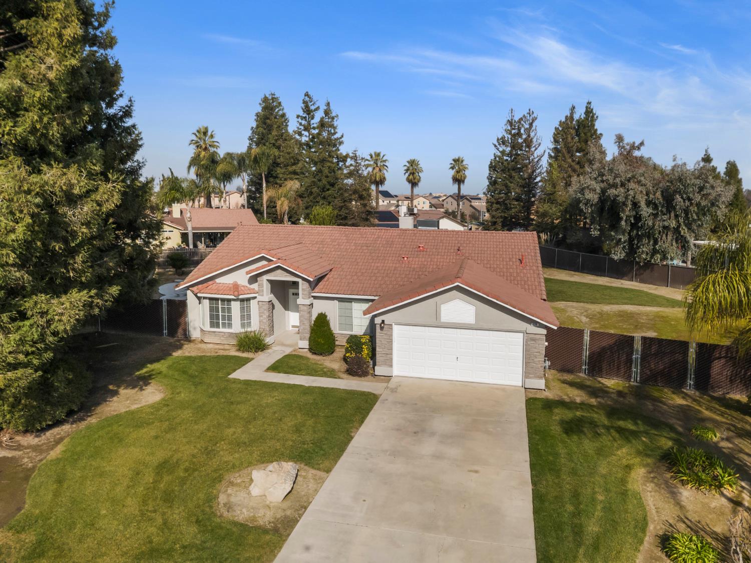 520 South Burgundy Street Kerman, CA 93630 - Photo 10 of 44