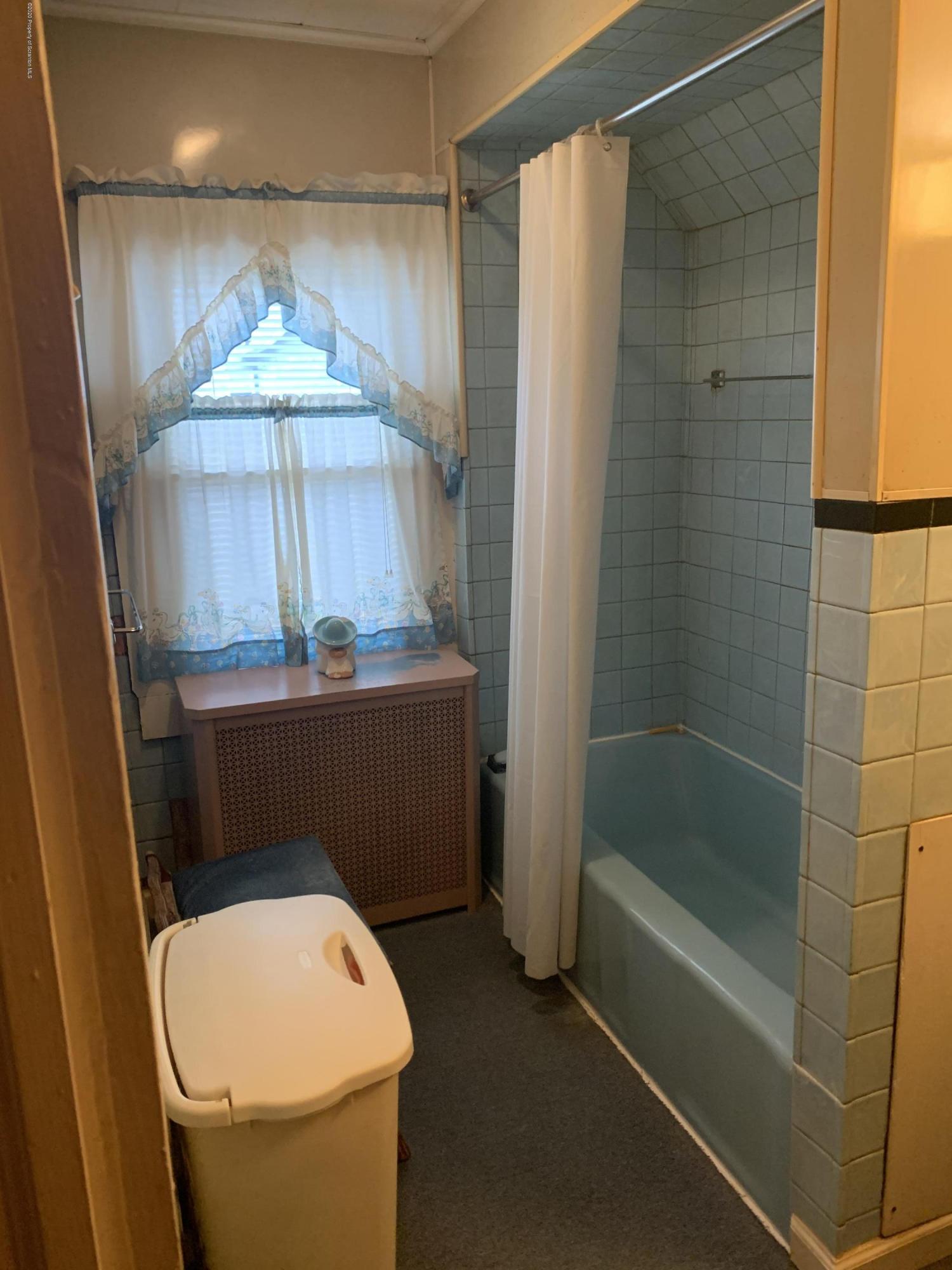 927 Providence Road Scranton, PA 18508 - Photo 11 of 18 Bathroom