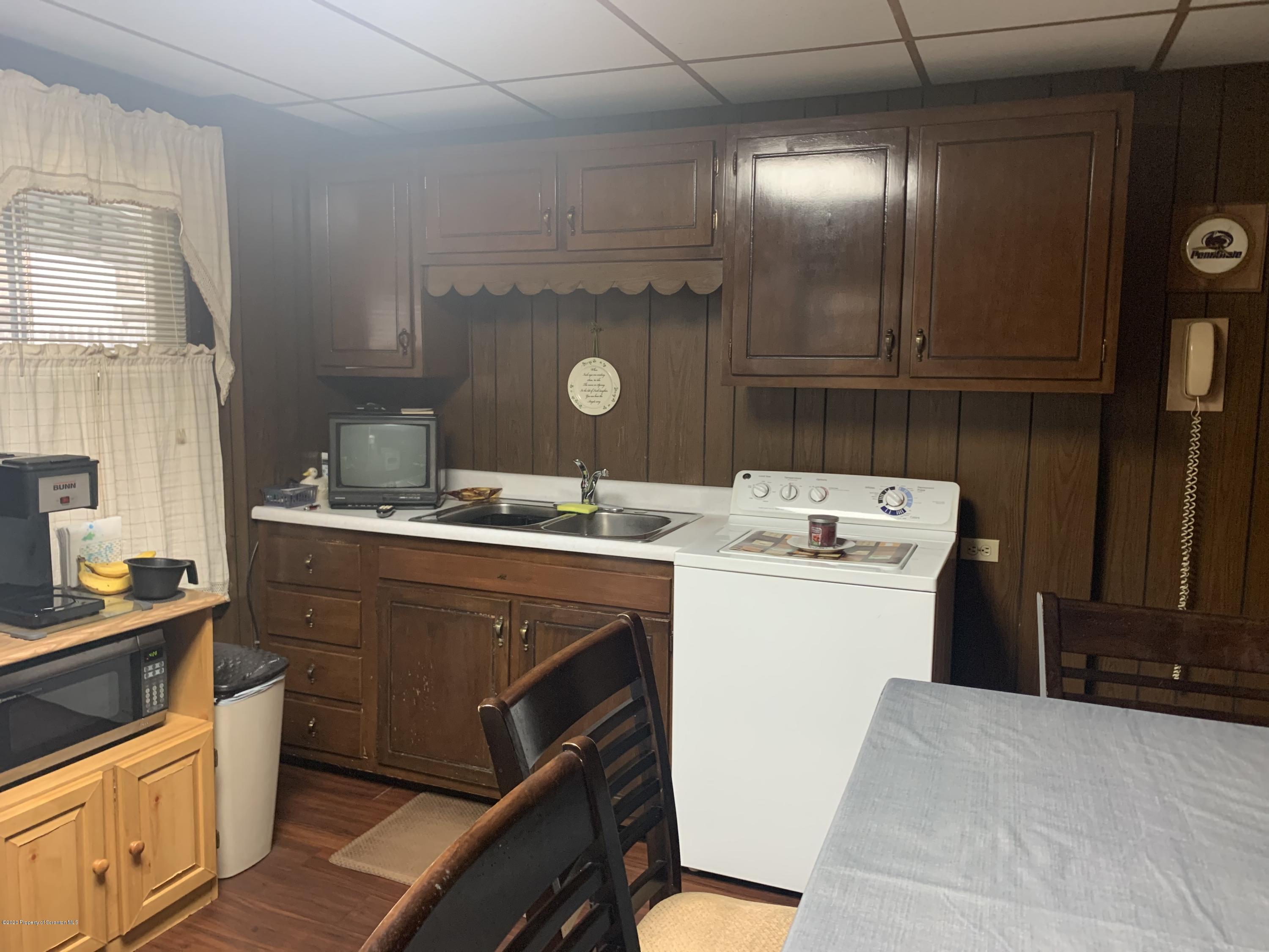 Kitchen pic 3