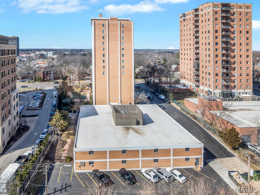 900 South Hanley Road, Unit 12E Clayton, MO 63105 - Photo 42 of 46