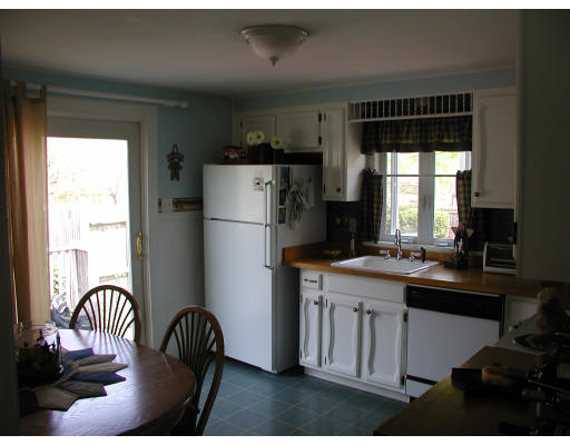 248 Douglas Road Lowell, MA 01852 - Photo 3 of 5 Gallery Image 3
