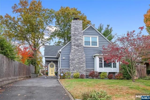 $895,000 | 165 Pine Street, Hackensack, NJ 07601