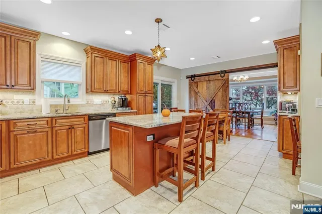 $895,000 | 165 Pine Street, Hackensack, NJ 07601