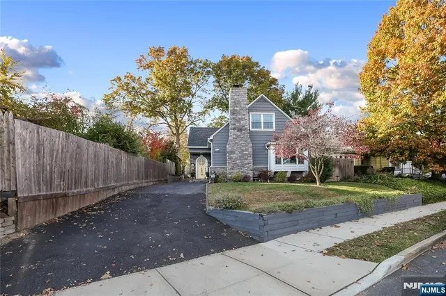 $895,000 | 165 Pine Street, Hackensack, NJ 07601