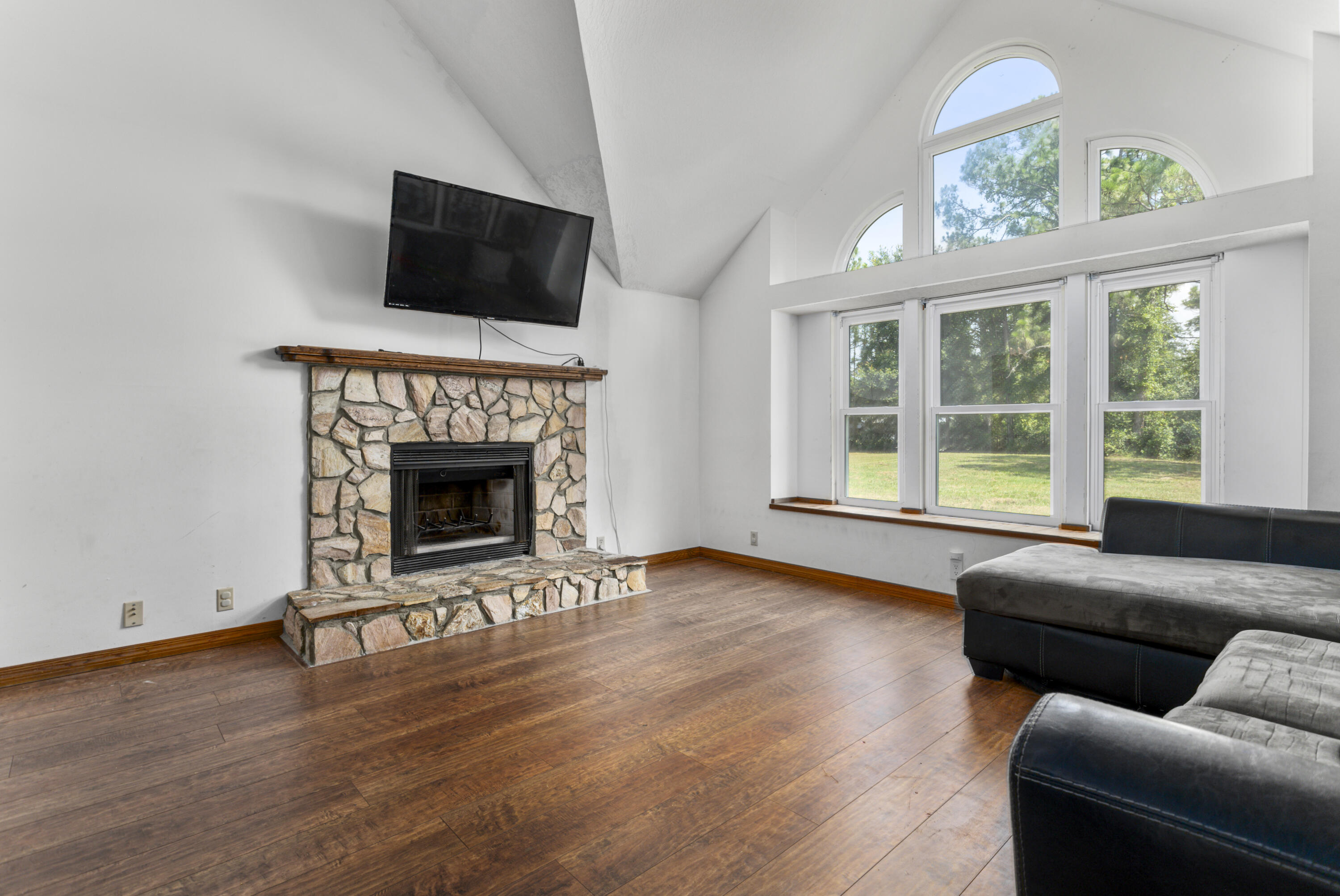 4152 Fairfax Drive Mims, FL 32754 - Photo 28 of 45 Living room 2