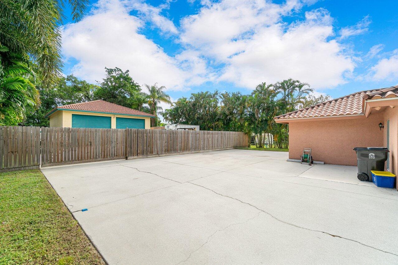 5592 1st Road Lake Worth, FL 33467 - Photo 20 of 22 020-55921stRoad-LakeWorth-FL-33467-SMALL