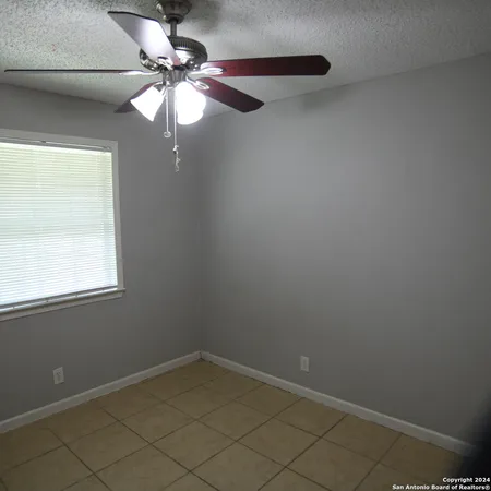 $875 | 5527 Lochmoor, Unit 2, San Antonio, TX 78244