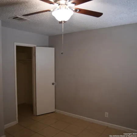 $875 | 5527 Lochmoor, Unit 2, San Antonio, TX 78244
