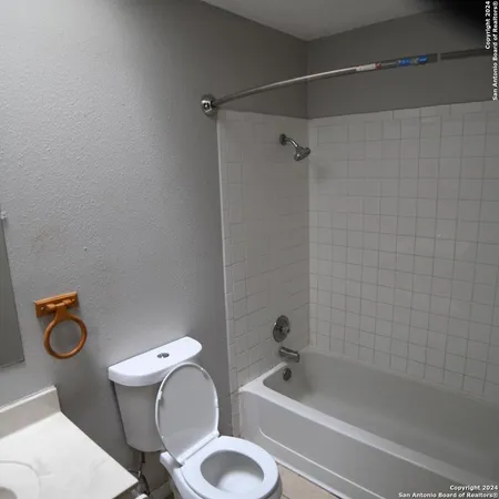 $875 | 5527 Lochmoor, Unit 2, San Antonio, TX 78244
