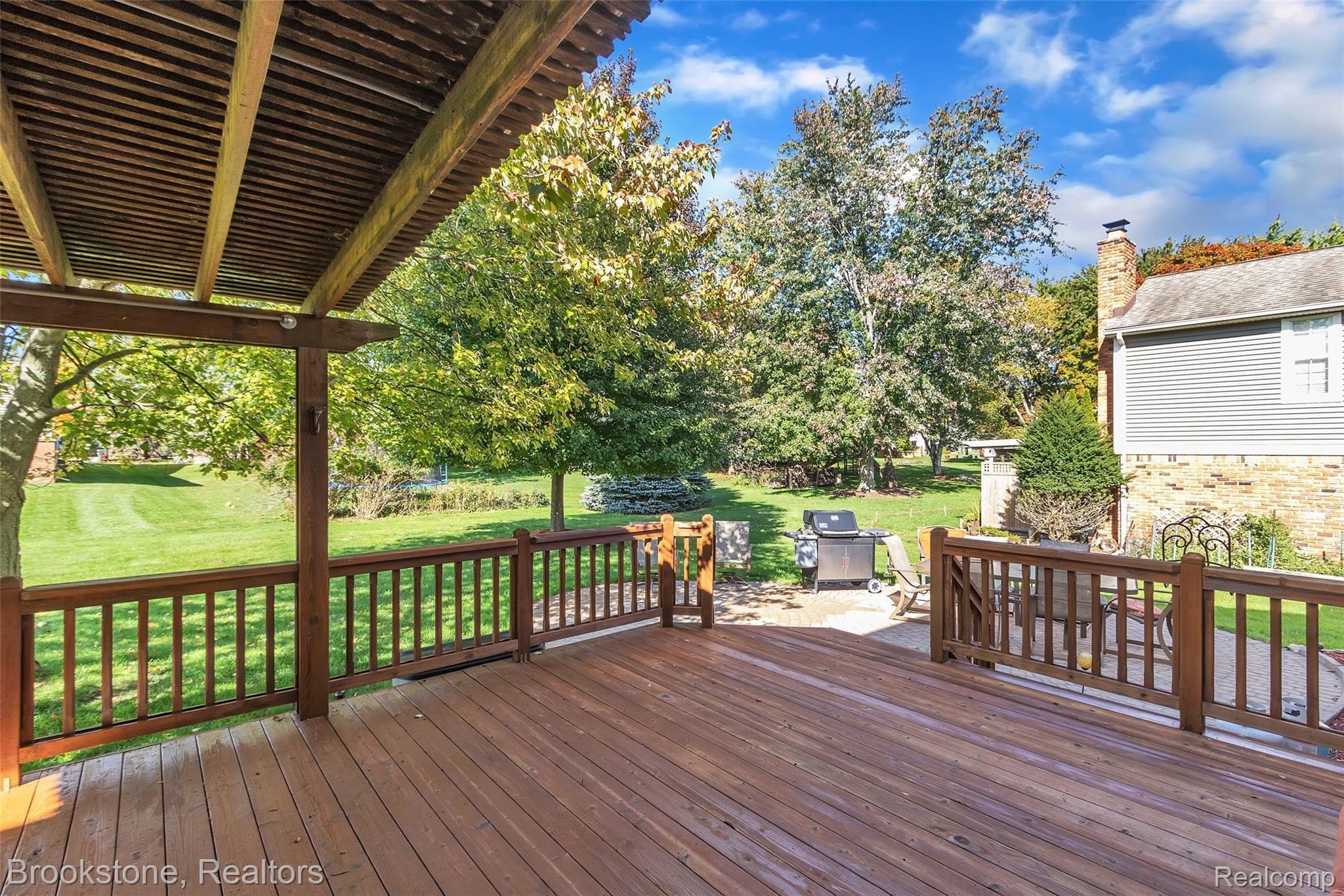 1387 Royal Crescent Street Rochester, MI 48306 - Photo 28 of 33 38-1387-Royal-Crescent-St-WindowSti.jpg