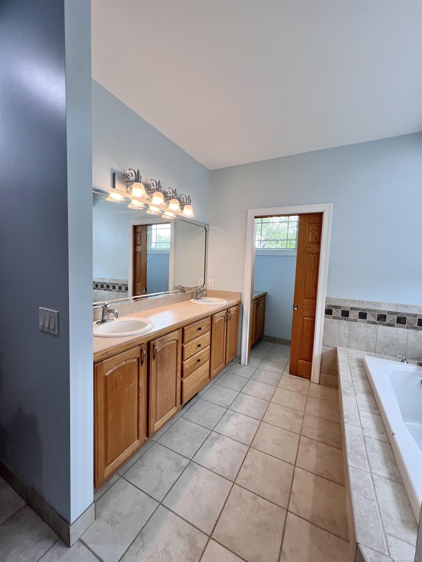 815 Cove Road Goodells, MI 48027 - Photo 39 of 88 50176590-61617724-e2be-48bf-9a01-ab70cbfff0d9.JPG