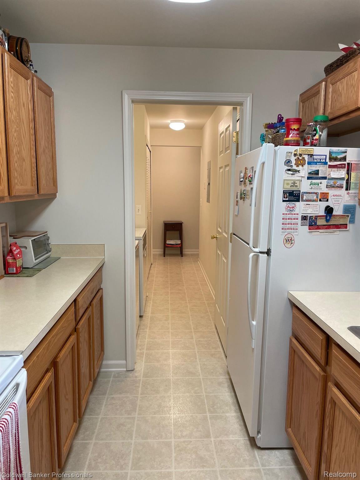 11716 Farmington Road Livonia, MI 48150 - Photo 8 of 26 Plenty of Cupboards