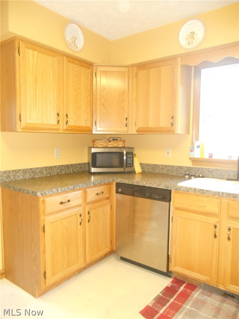 1767 Old Forge Road Kent, OH 44240 - Photo 13 of 26 Gallery Image 13