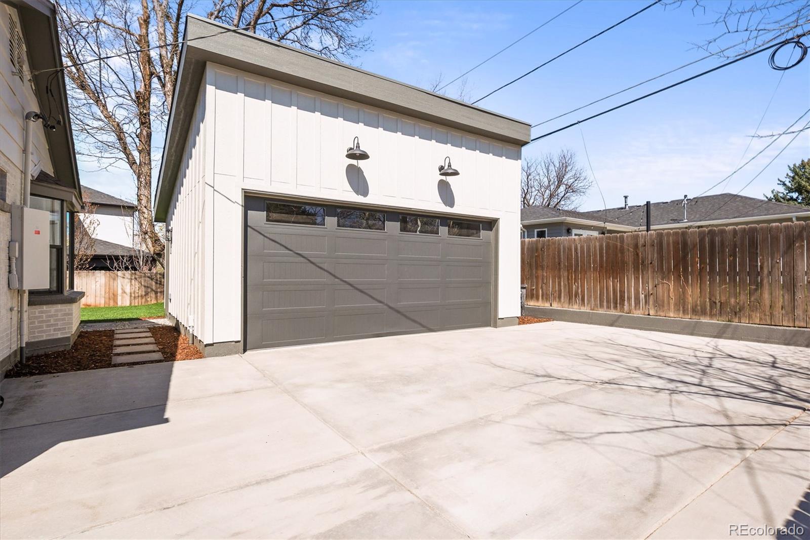 2950 South Adams Street Denver, CO 80210 - Photo 35 of 42 a outdoor space of a house