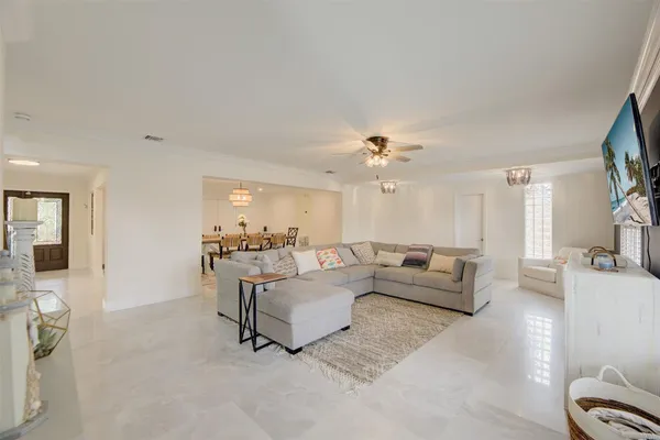 $3,190,700 | 4821 Northeast 28th Avenue, Lighthouse Point, FL 33064