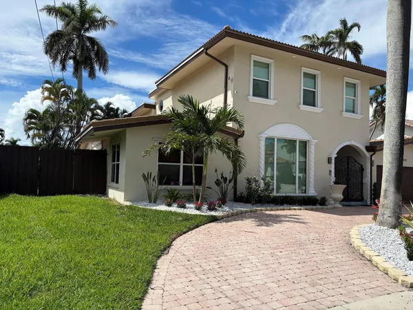 $3,190,700 | 4821 Northeast 28th Avenue, Lighthouse Point, FL 33064