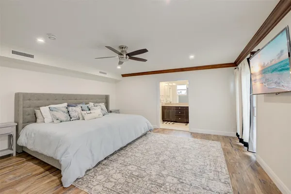 $3,190,700 | 4821 Northeast 28th Avenue, Lighthouse Point, FL 33064