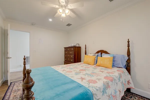 $3,190,700 | 4821 Northeast 28th Avenue, Lighthouse Point, FL 33064