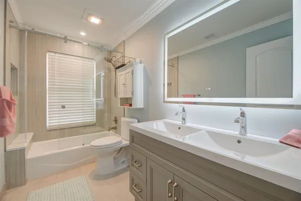 $3,190,700 | 4821 Northeast 28th Avenue, Lighthouse Point, FL 33064