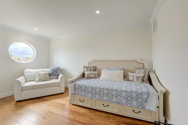 $3,190,700 | 4821 Northeast 28th Avenue, Lighthouse Point, FL 33064