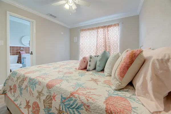 $3,190,700 | 4821 Northeast 28th Avenue, Lighthouse Point, FL 33064