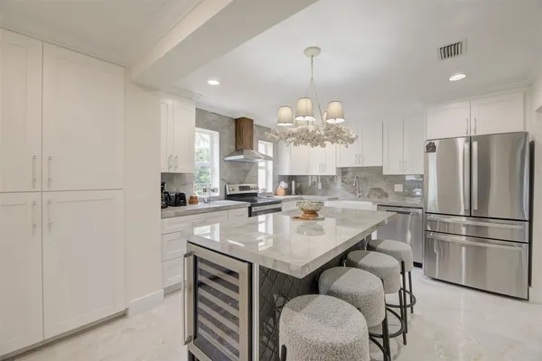 $3,190,700 | 4821 Northeast 28th Avenue, Lighthouse Point, FL 33064