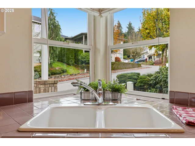 $425,000 | 1398 Southwest Binford Lake Parkway, Gresham, OR 97080