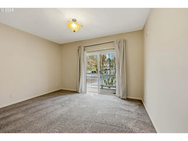 $425,000 | 1398 Southwest Binford Lake Parkway, Gresham, OR 97080