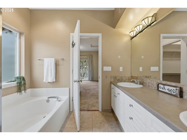 $425,000 | 1398 Southwest Binford Lake Parkway, Gresham, OR 97080