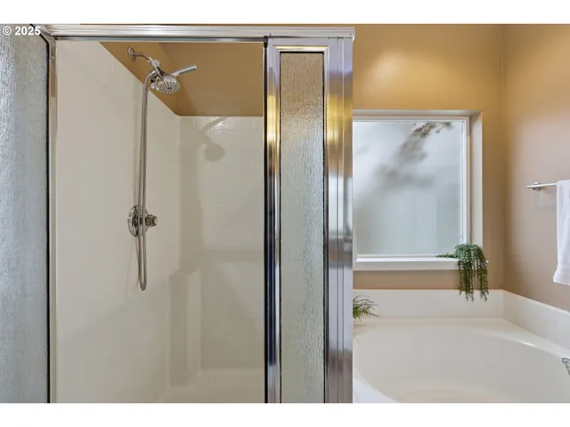 $425,000 | 1398 Southwest Binford Lake Parkway, Gresham, OR 97080