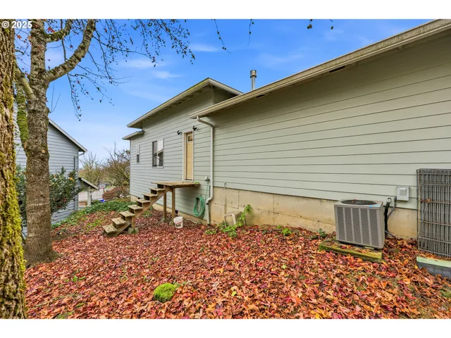 $425,000 | 1398 Southwest Binford Lake Parkway, Gresham, OR 97080