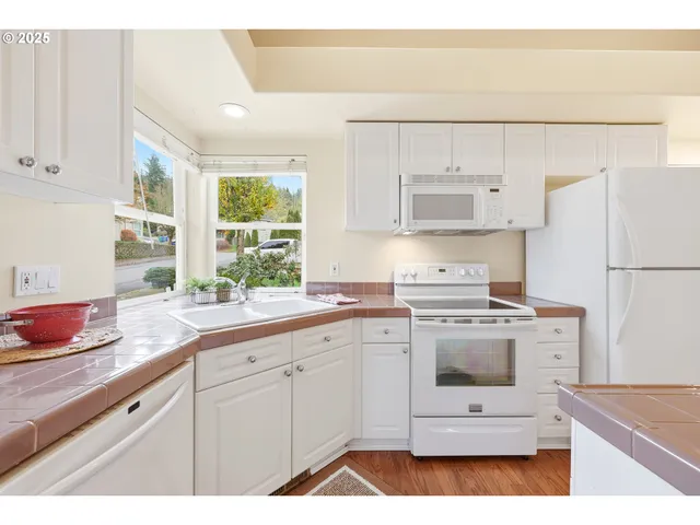 $425,000 | 1398 Southwest Binford Lake Parkway, Gresham, OR 97080