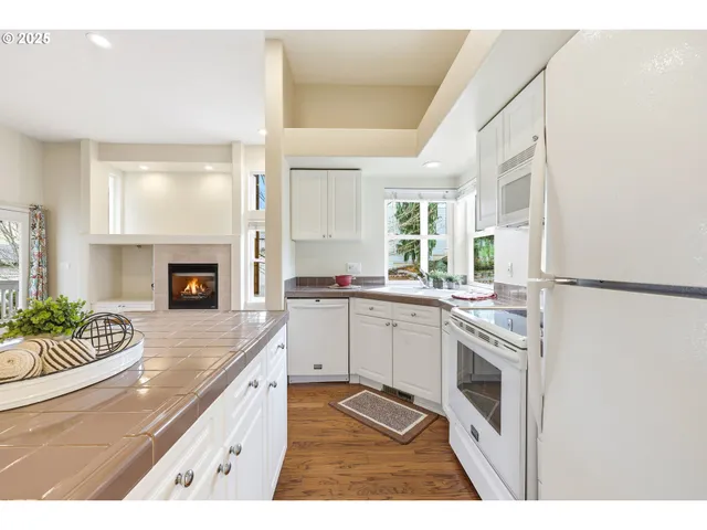 $425,000 | 1398 Southwest Binford Lake Parkway, Gresham, OR 97080