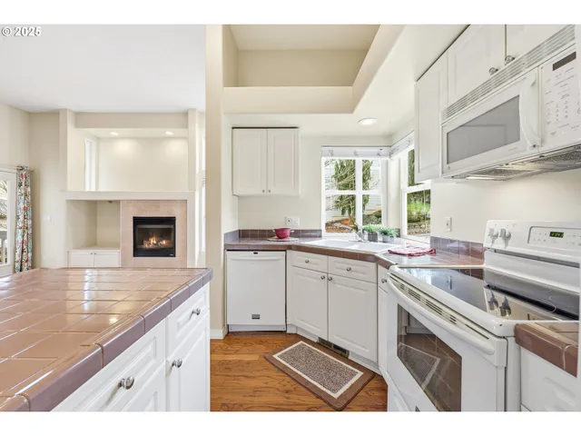 $425,000 | 1398 Southwest Binford Lake Parkway, Gresham, OR 97080