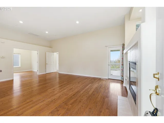 $425,000 | 1398 Southwest Binford Lake Parkway, Gresham, OR 97080