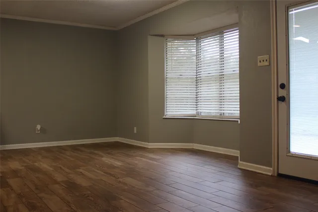 $1,600 | 265 Wayne Drive, Clute, TX 77531