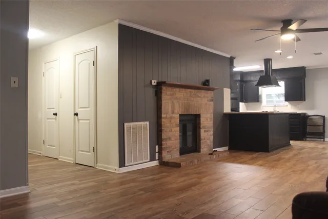 $1,600 | 265 Wayne Drive, Clute, TX 77531