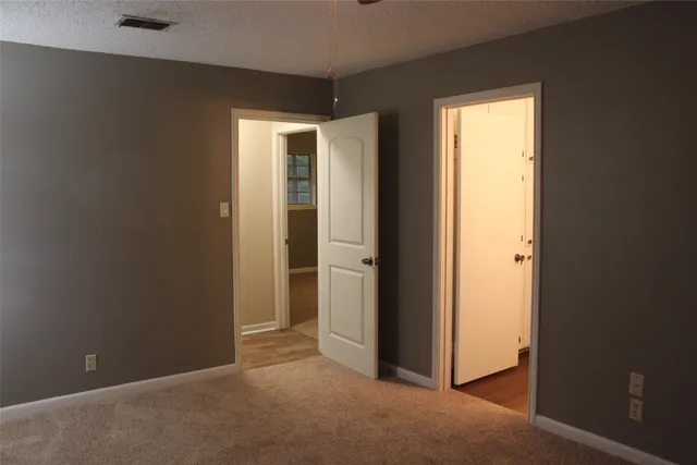 $1,600 | 265 Wayne Drive, Clute, TX 77531