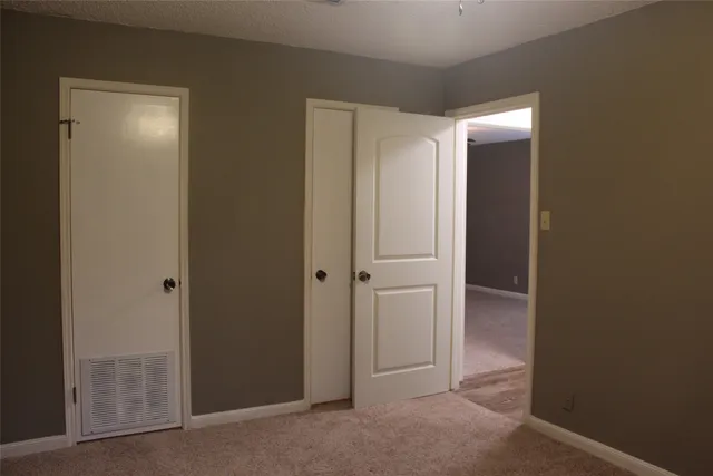 $1,600 | 265 Wayne Drive, Clute, TX 77531