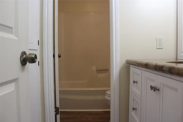 $1,600 | 265 Wayne Drive, Clute, TX 77531