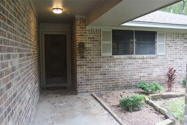 $1,600 | 265 Wayne Drive, Clute, TX 77531