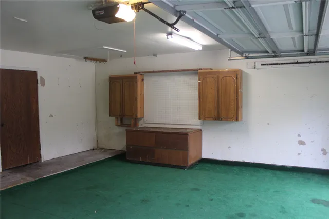 $1,600 | 265 Wayne Drive, Clute, TX 77531