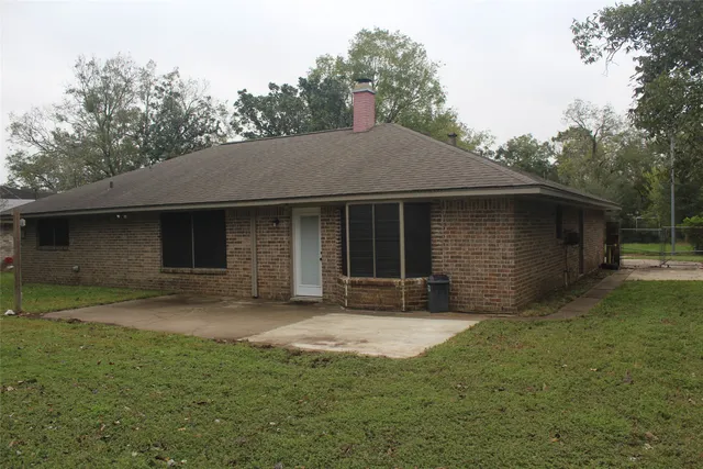 $1,600 | 265 Wayne Drive, Clute, TX 77531